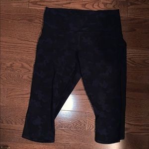Dark blue camp lululemon crops